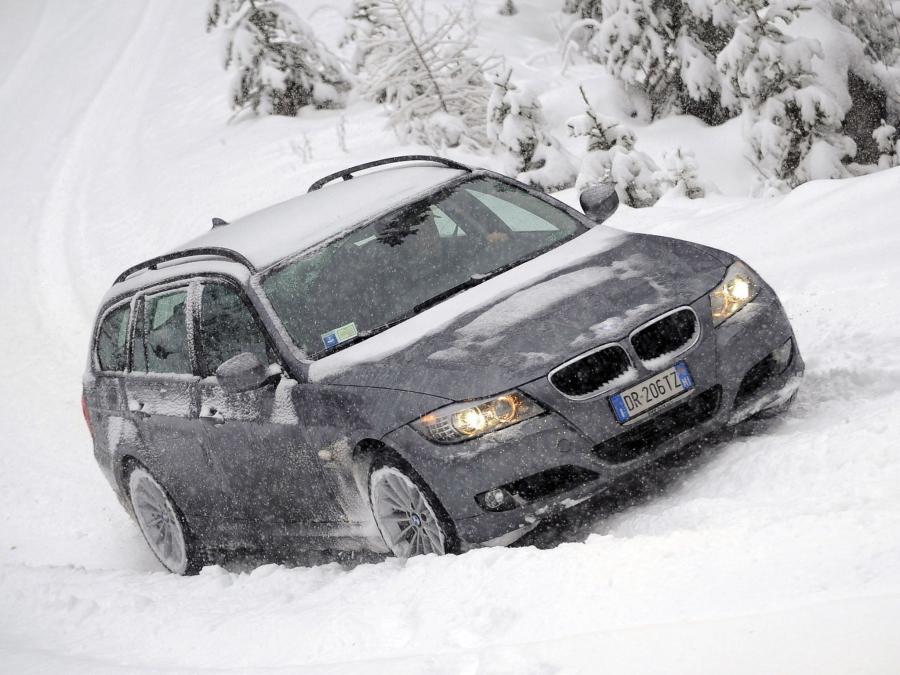  BMW 320d xDrive Touring 2008 года  (фото 8 из 8)